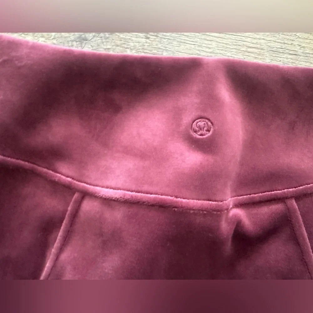 NWT Lululemon‎ Scuba High-Rise Mini Skirt *Velvet Garnet Red Large